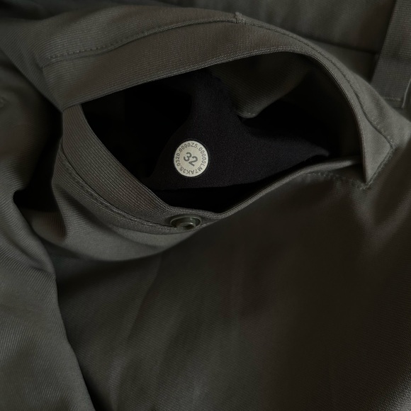 Lululemon Commission Classic-Fit Short 9" *Warpstreme in green size 32 - Picture 7 of 8